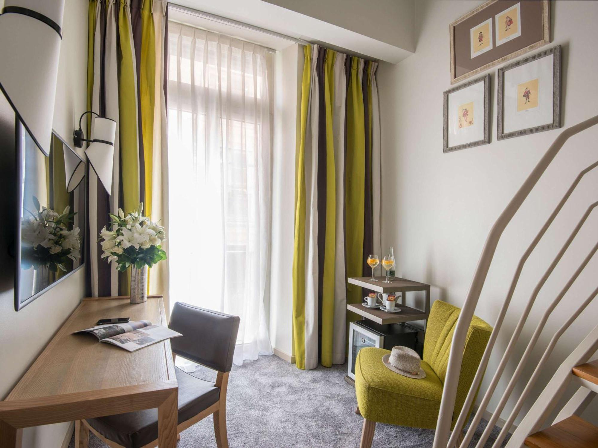 Mercure Marché Aux Fleurs Hotel 4*
